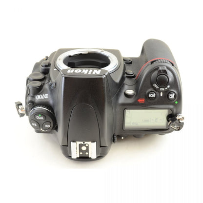 【中古】Nikon D700 1210万画素 フルサイズ デジタル一眼レフカメラ ボディ ニコン S/N: 2084782