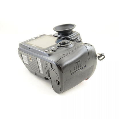 【中古】Nikon D700 1210万画素 フルサイズ デジタル一眼レフカメラ ボディ ニコン S/N: 2084782