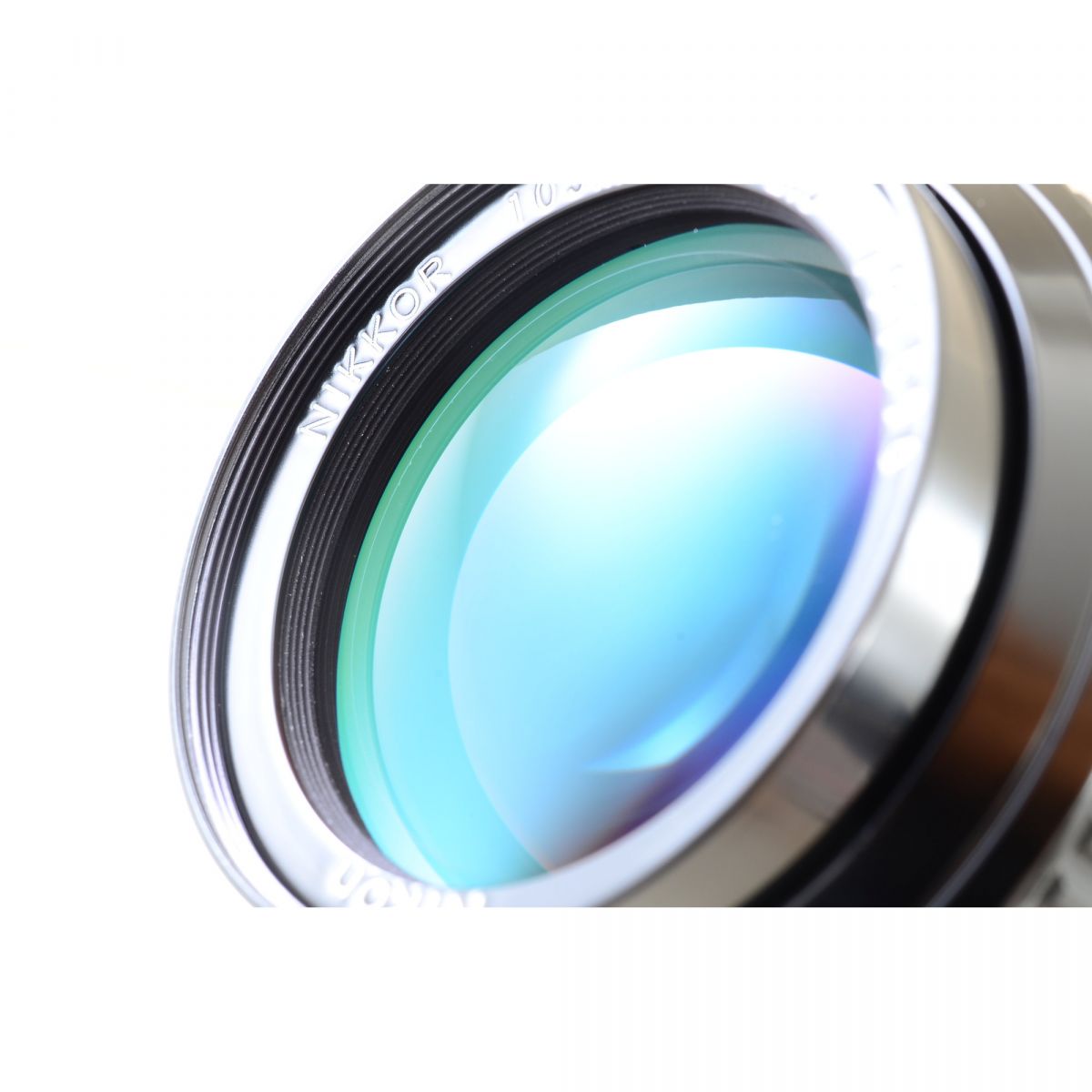 【中古】Nikon Ai NIKKOR 105mm f/2.5 中望遠 単焦点レンズ HS-8メタルフード付 ニコン S/N: 791596