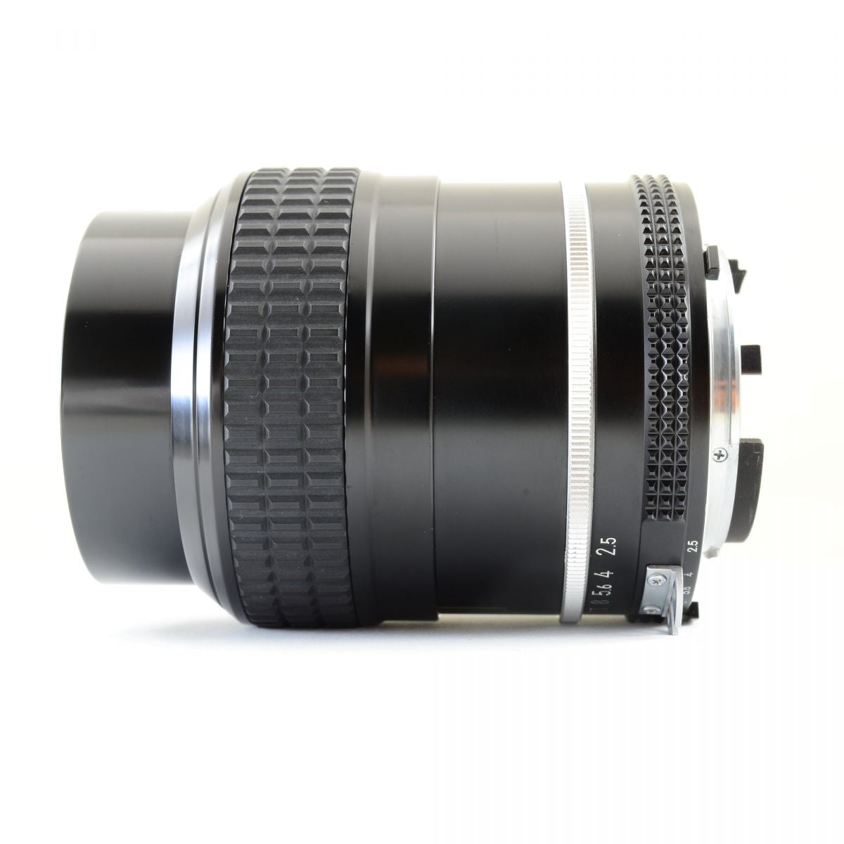 【中古】Nikon Ai NIKKOR 105mm f/2.5 中望遠 単焦点レンズ HS-8メタルフード付 ニコン S/N: 791596