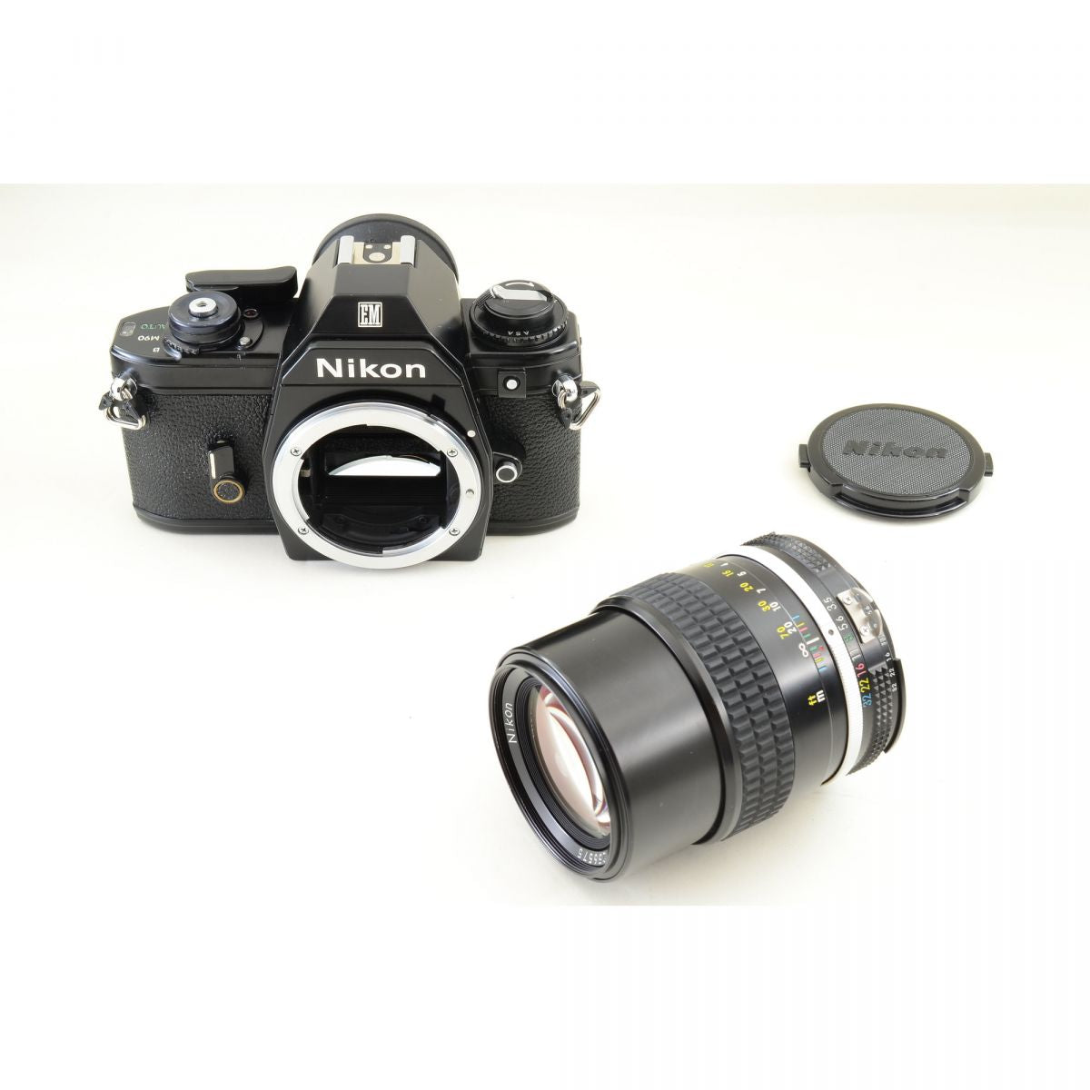 【中古】Nikon EM ブラック 一眼レフ フィルムカメラ 135mm f/3.5 ニコン セット S/N:6864214