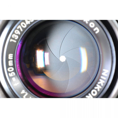 【中古】Nikon F2 フォトミック シルバー DP-1 フィルムカメラ + NIKKOR-S.C Auto 50mm f/1.4 非Ai 標準 単焦点レンズ ニコン S/N: 7257303