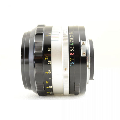 【中古】Nikon F2 フォトミック シルバー DP-1 フィルムカメラ + NIKKOR-S.C Auto 50mm f/1.4 非Ai 標準 単焦点レンズ ニコン S/N: 7257303