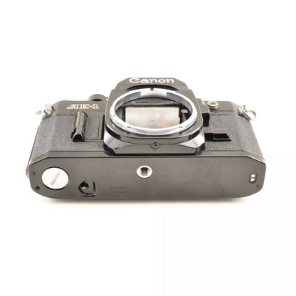 【中古】Canon AE-1 ブラック 一眼レフ フィルムカメラ キヤノン S/N:798907