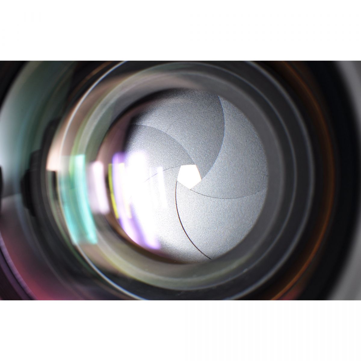 【中古】Canon New FD 28mm f/2.8 広角 単焦点 カメラレンズ 交換レンズ キヤノン S/N:1095397