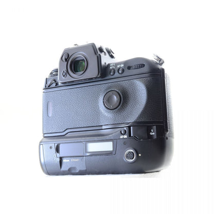 【中古】Nikon F5 ブラック 35mm 一眼レフ フィルムカメラ ボディ DP-30 ニコン S/N:3156451