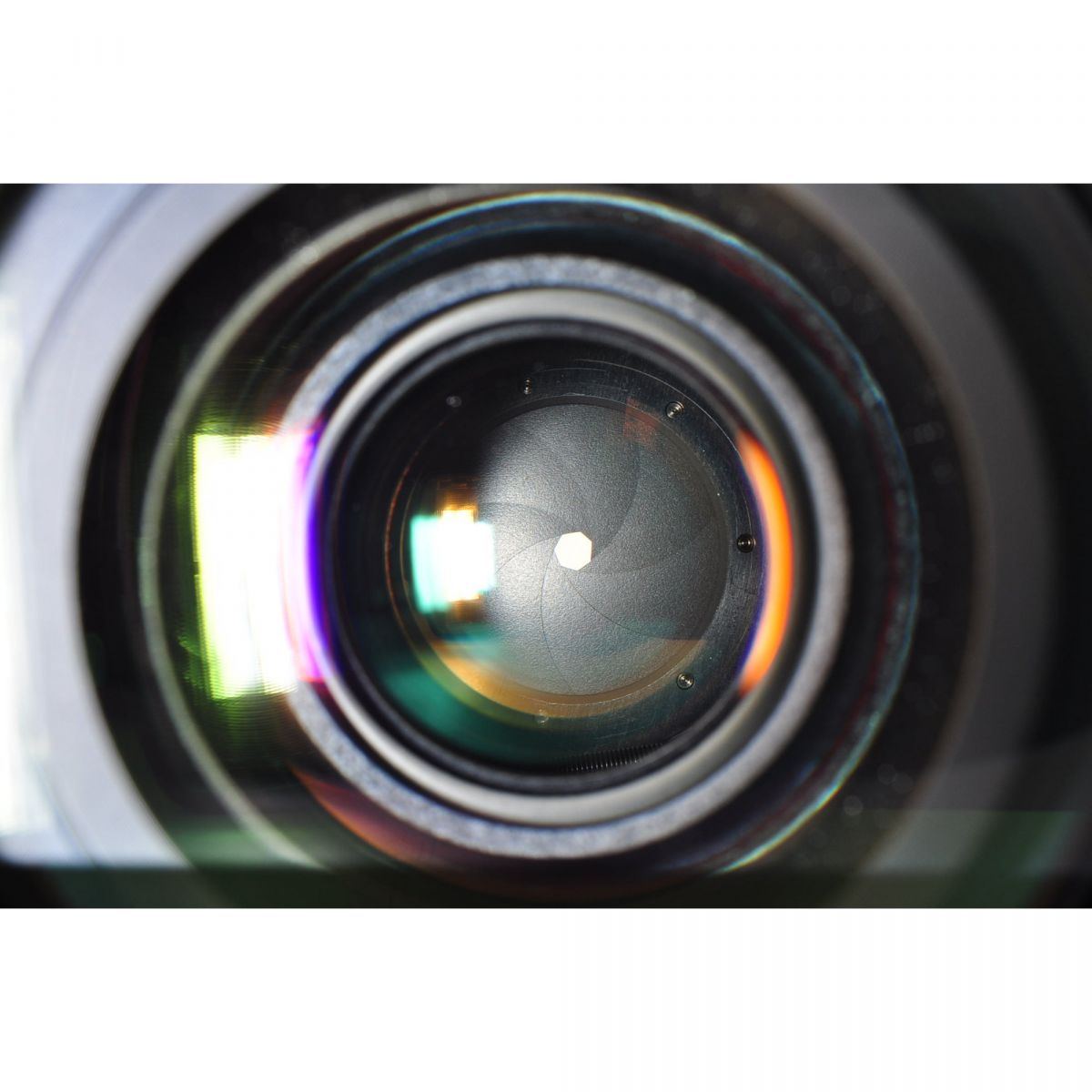 【中古】Nikon Zoom-Nikkor 35-135mm f/3.5-4.5 Ai-s ズーム カメラレンズ 交換レンズ ニコン S/N:236218