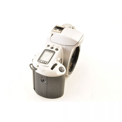 【中古】Canon EOS Kiss シルバー 35mm 一眼レフ フィルムカメラ キヤノン S/N:735529