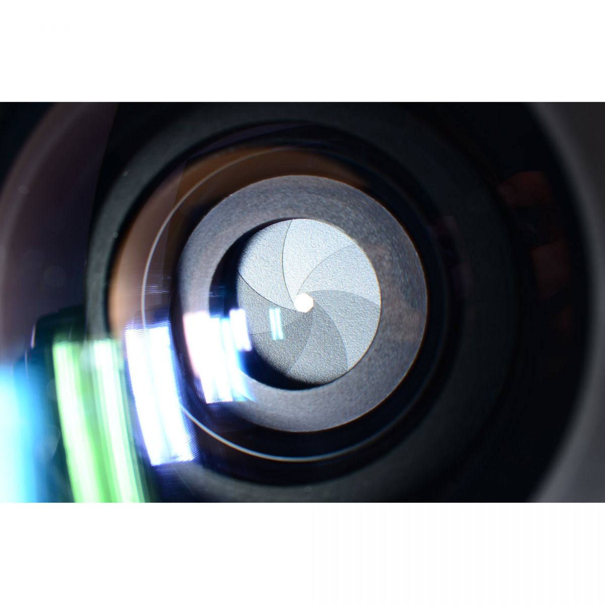 【中古】Nikon AF NIKKOR 24mm f/2.8 広角 単焦点レンズ ニコン S/N: 201416