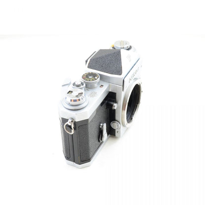【中古】Nikon F アイレベル シルバー 35mm フィルムカメラ ニコン S/N: 6746032