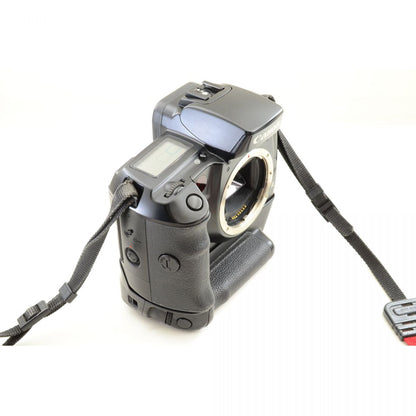 【中古】Canon EOS 5 QD 35mm フィルムカメラ + 縦位置グリップ VG10 + EF 28-105mm f/3.5-4.5 USM ズームレンズ キャノン S/N: 1099719