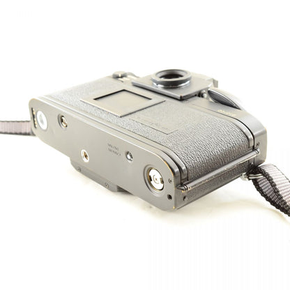 【中古】Canon New F-1 アイレベル 35mm フィルムカメラ + New FD 35-105mm f/3.5-4.5 ズームレンズ キャノン S/N: 224918