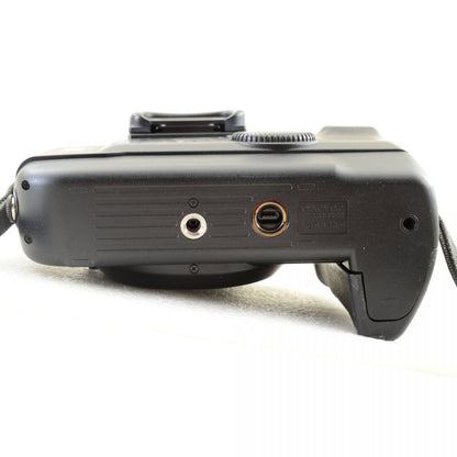 【中古】Canon EOS 5 QD 35mm フィルムカメラ + 縦位置グリップ VG10 + EF 28-105mm f/3.5-4.5 USM ズームレンズ キャノン S/N: 1099719