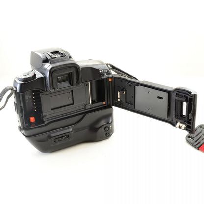 【中古】Canon EOS 5 QD 35mm フィルムカメラ + 縦位置グリップ VG10 + EF 28-105mm f/3.5-4.5 USM ズームレンズ キャノン S/N: 1099719