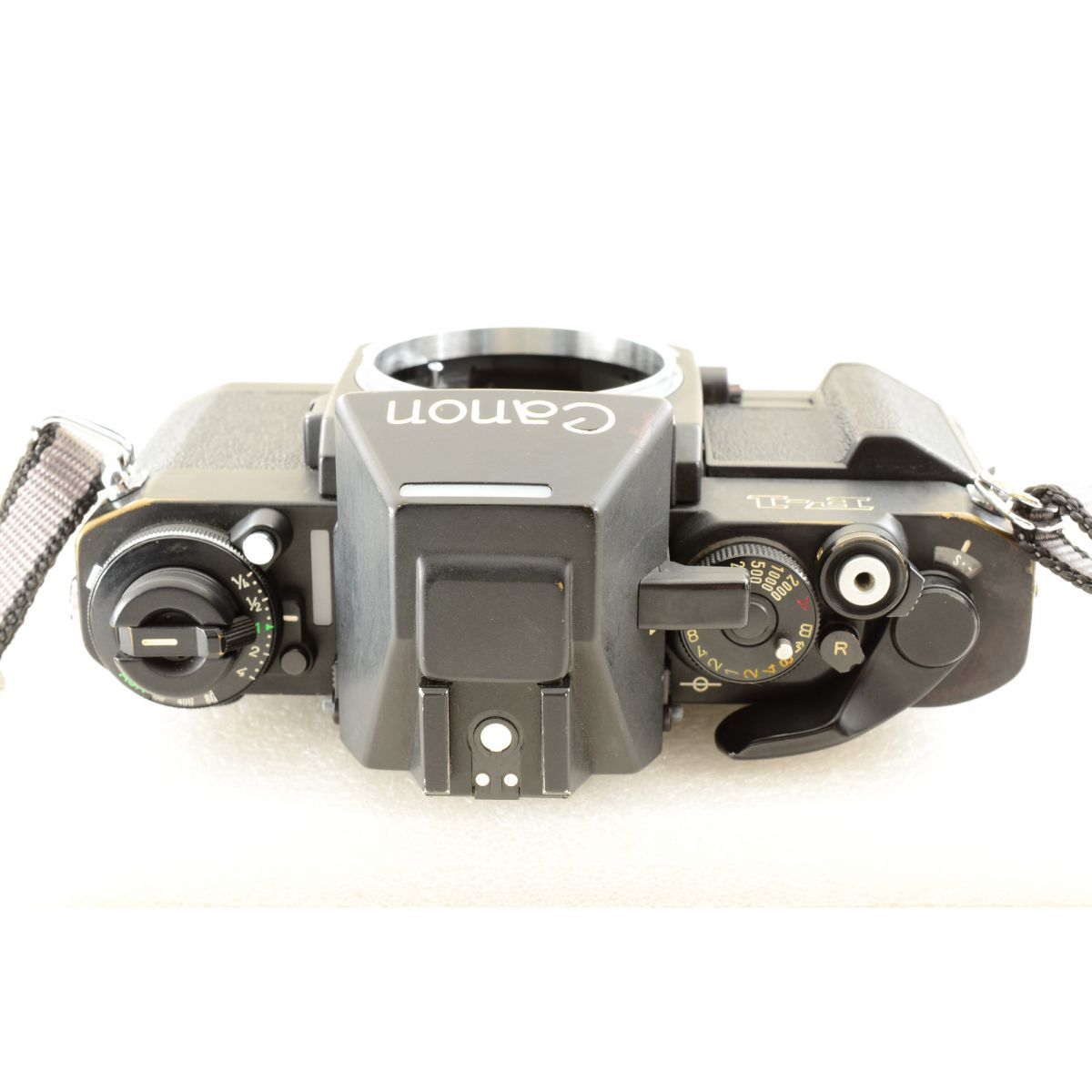 【中古】Canon New F-1 アイレベル 35mm フィルムカメラ + New FD 35-105mm f/3.5-4.5 ズームレンズ キャノン S/N: 224918