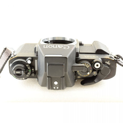【中古】Canon New F-1 アイレベル 35mm フィルムカメラ + New FD 35-105mm f/3.5-4.5 ズームレンズ キャノン S/N: 224918
