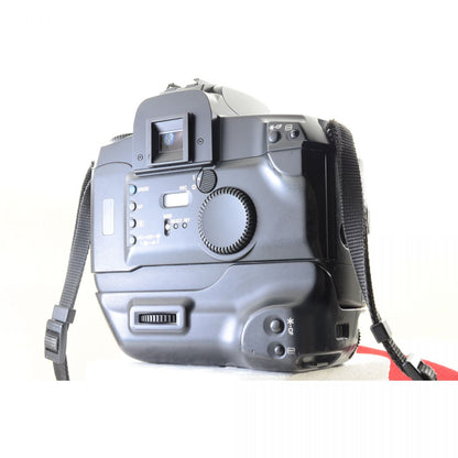 【中古】Canon EOS 5 QD 35mm フィルムカメラ + 縦位置グリップ VG10 + EF 28-105mm f/3.5-4.5 USM ズームレンズ キャノン S/N: 1099719