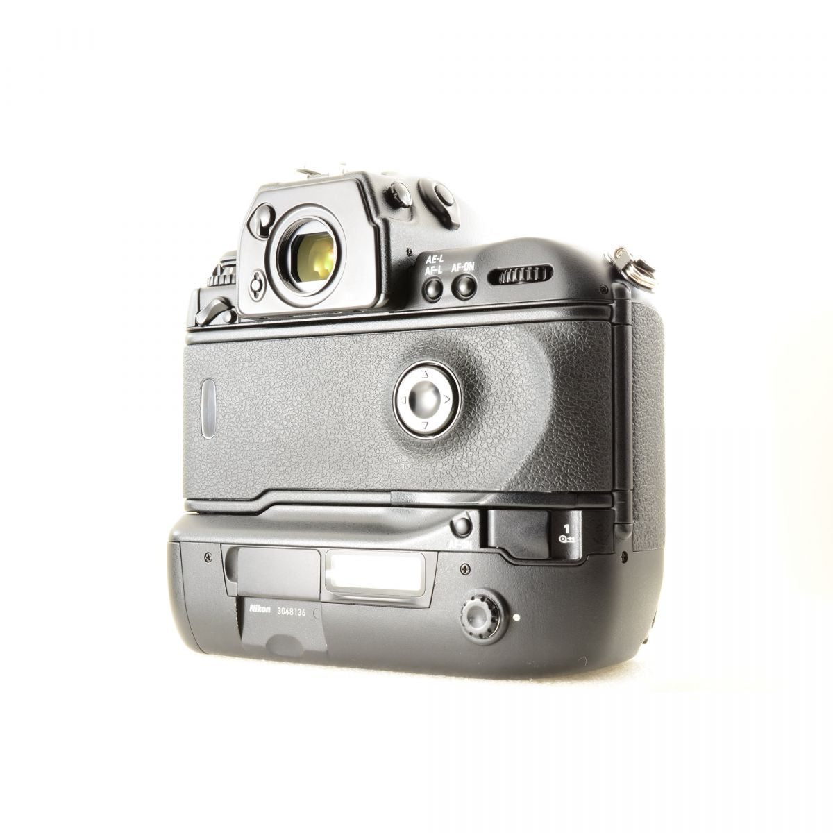 【中古】Nikon F5 ブラック 一眼レフ フィルムカメラ AF 24-120mm f/3.5-5.6 D ズームレンズセット ニコン S/N:3048136