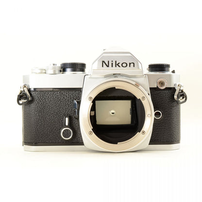 【中古】Nikon FM シルバー 35mm フィルムカメラ + Ai NIKKOR 50mm f/1.4 標準 単焦点レンズ ニコン S/N: 2157536