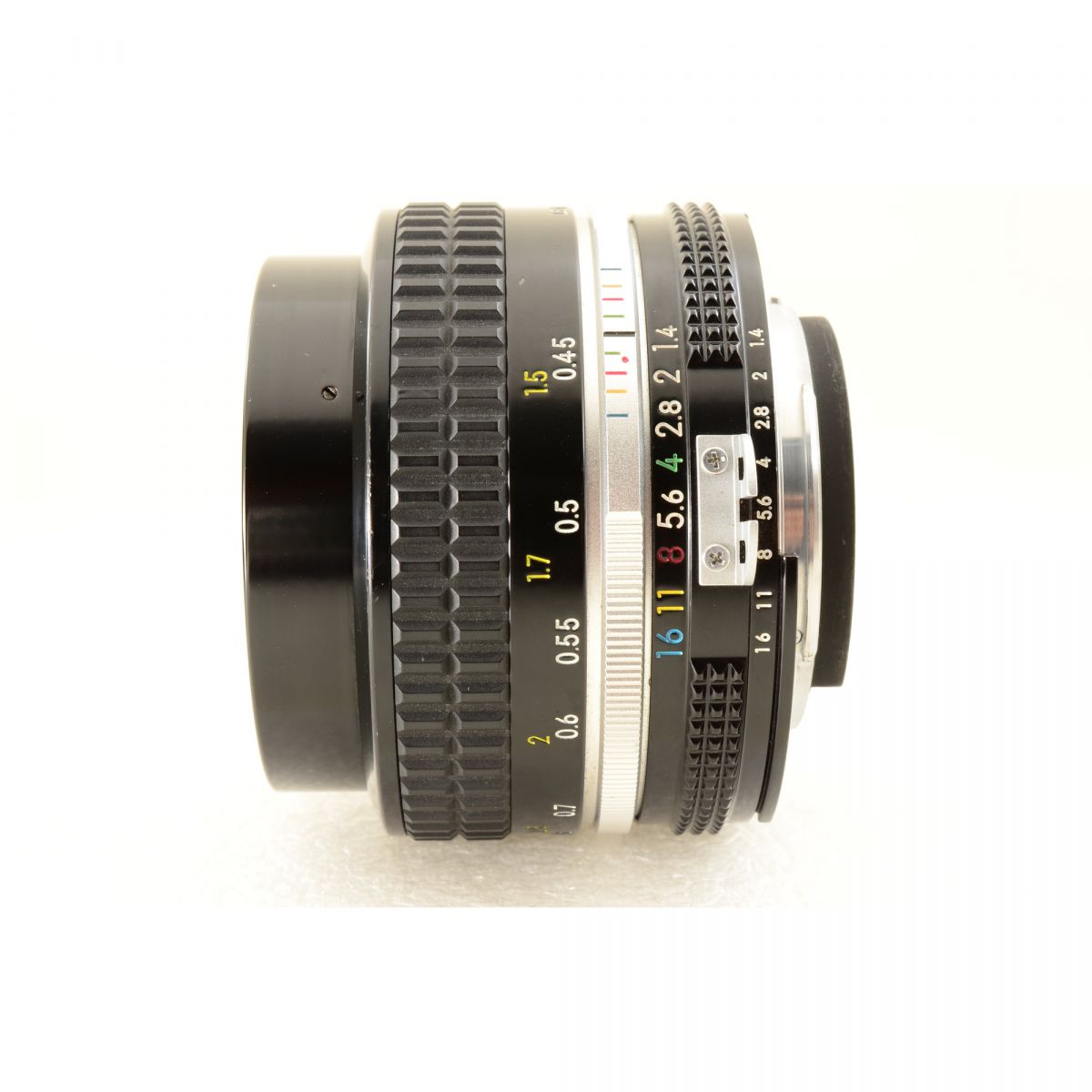【中古】Nikon FM シルバー 35mm フィルムカメラ + Ai NIKKOR 50mm f/1.4 標準 単焦点レンズ ニコン S/N: 2157536