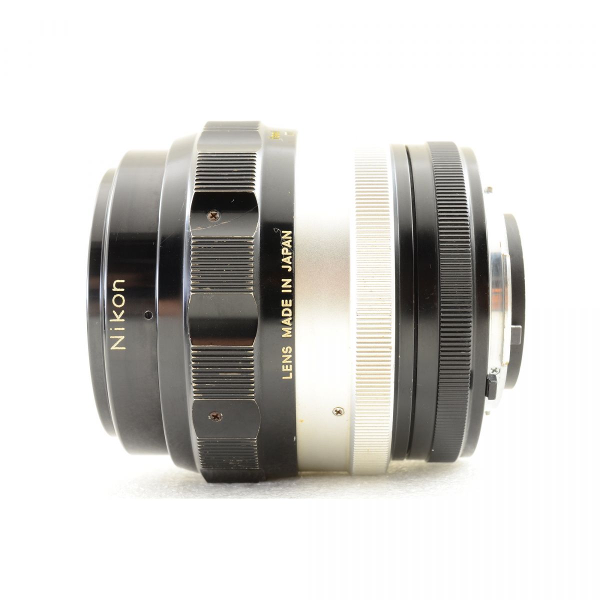 【中古】Nikon Nikkor-H.C Auto 85mm f/1.8 非Ai 中望遠 ポートレート 単焦点レンズ フード付 ニコン S/N: 397565
