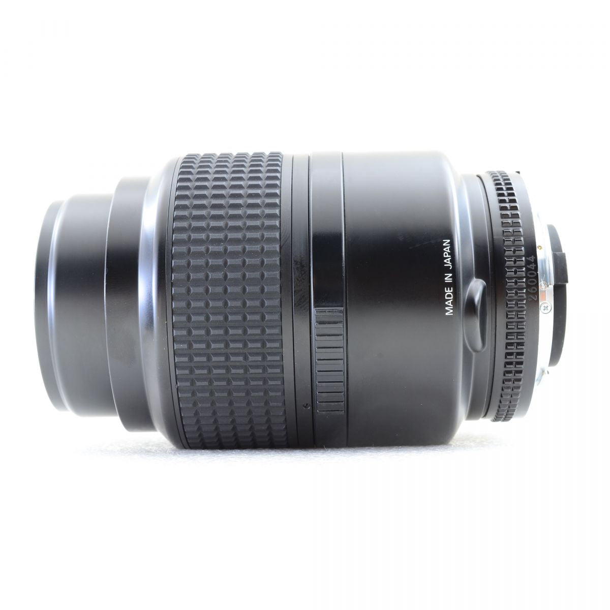 【中古】Nikon AF Micro NIKKOR 105mm f/2.8 中望遠 マクロ 単焦点レンズ フード HS-7 付 ニコン S/N: 260044