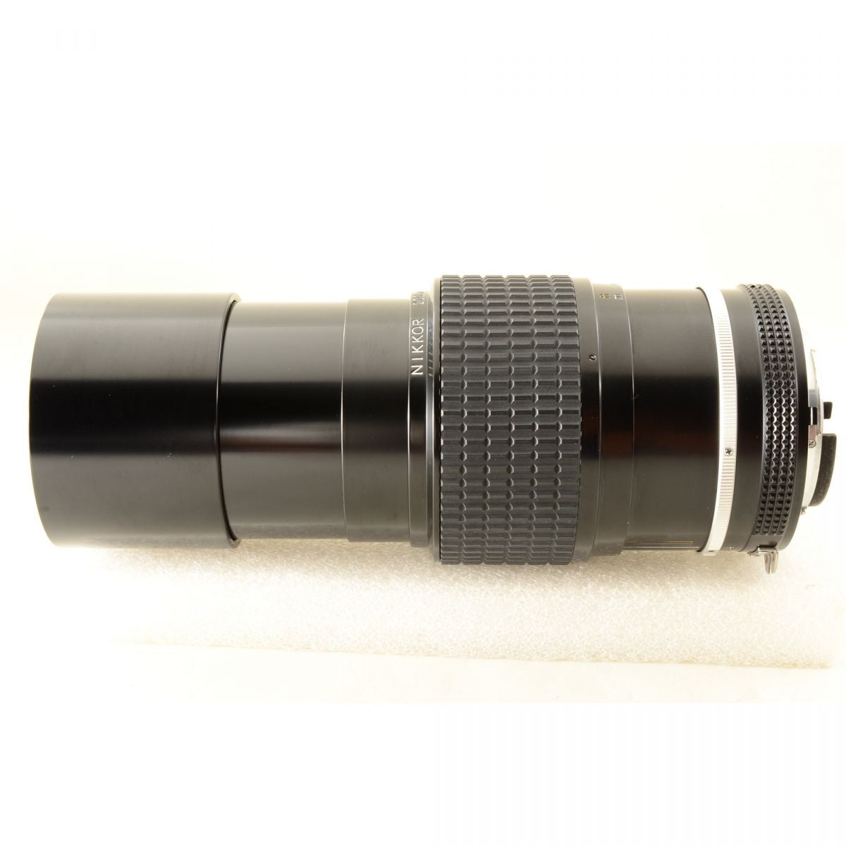 【中古】Nikon Ai NIKKOR 200mm f/4 望遠 単焦点 カメラレンズ 交換レンズ ニコン S/N:835875
