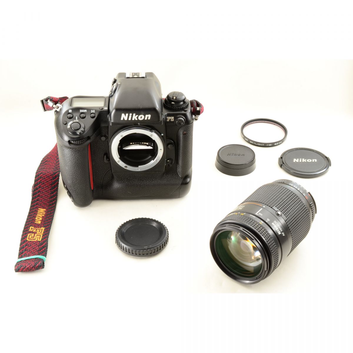 【中古】Nikon F5 ブラック 35mm 一眼レフ フィルムカメラ DP-30 AF NIKKOR 35-135mm F3.5-4.5 マクロ ズームレンズ セット ニコン S/N:3167762