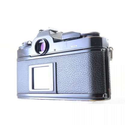【中古】Nikon FE2 ブラック フィルムカメラ Ai-S 35-70mm f/3.3-4.5 ズームレンズセット 一眼レフ ニコン S/N:2321575
