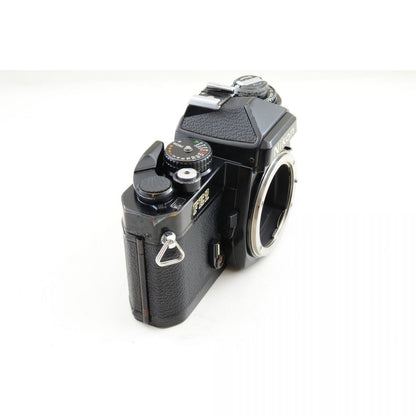 【中古】Nikon FE2 ブラック フィルムカメラ Ai-S 35-70mm f/3.3-4.5 ズームレンズセット 一眼レフ ニコン S/N:2321575