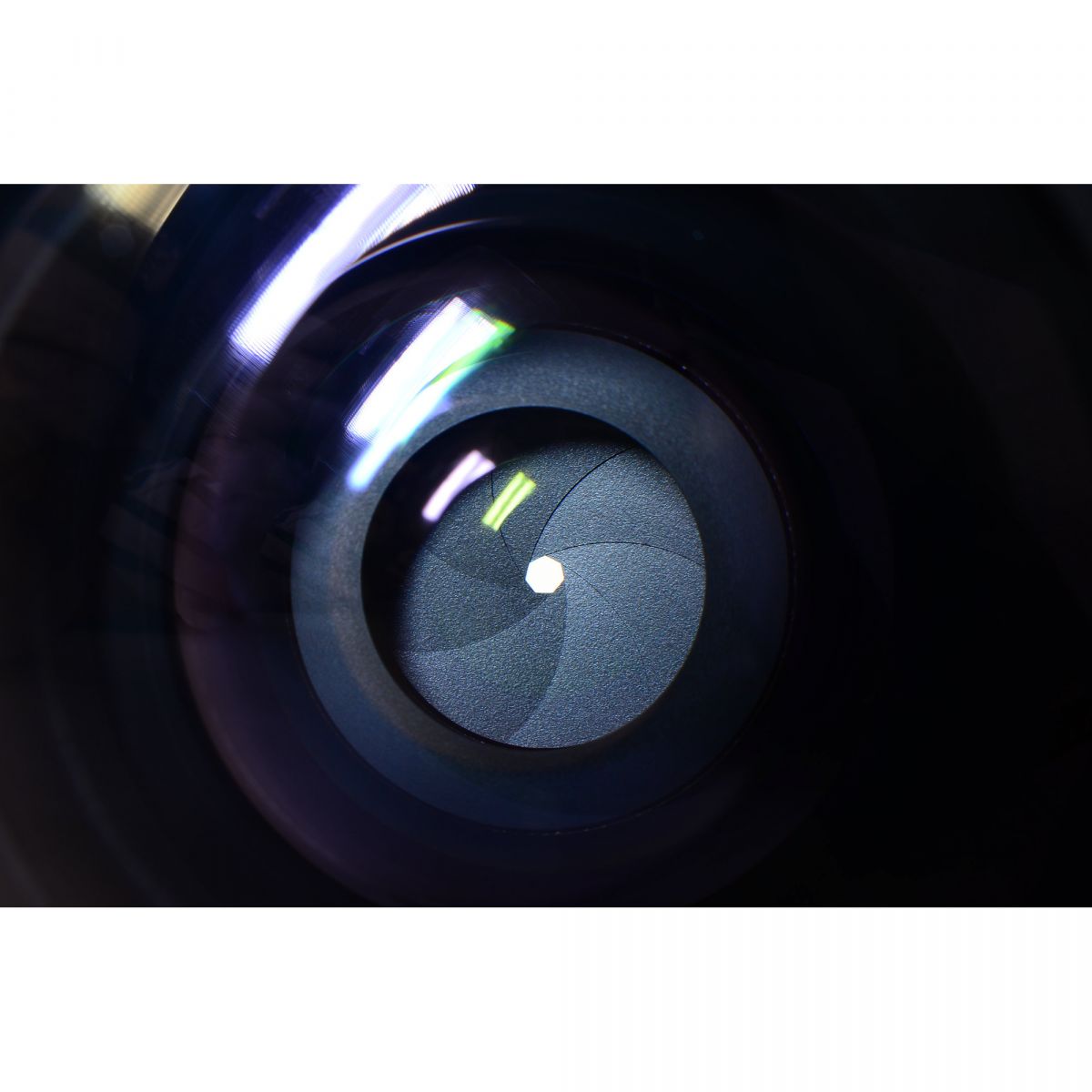 【中古】Nikon AF NIKKOR 24mm f/2.8 D 単焦点 広角 カメラレンズ 交換レンズ ニコン HN-1 フード付き S/N:620987