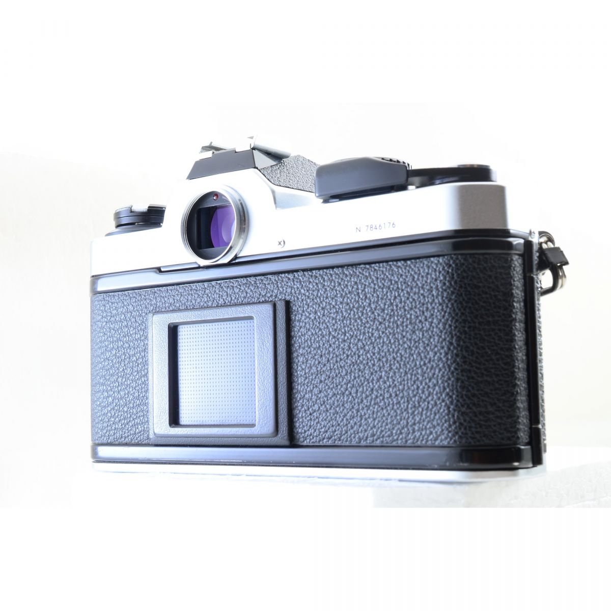 【中古】Nikon New FM2 シルバー 35mm フィルムカメラ FM2N ニコン S/N: 7846176