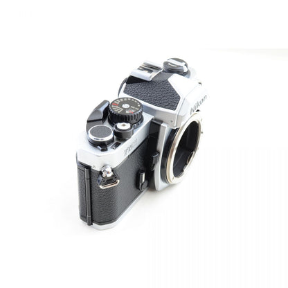 【中古】Nikon New FM2 シルバー 35mm フィルムカメラ FM2N ニコン S/N: 7846176