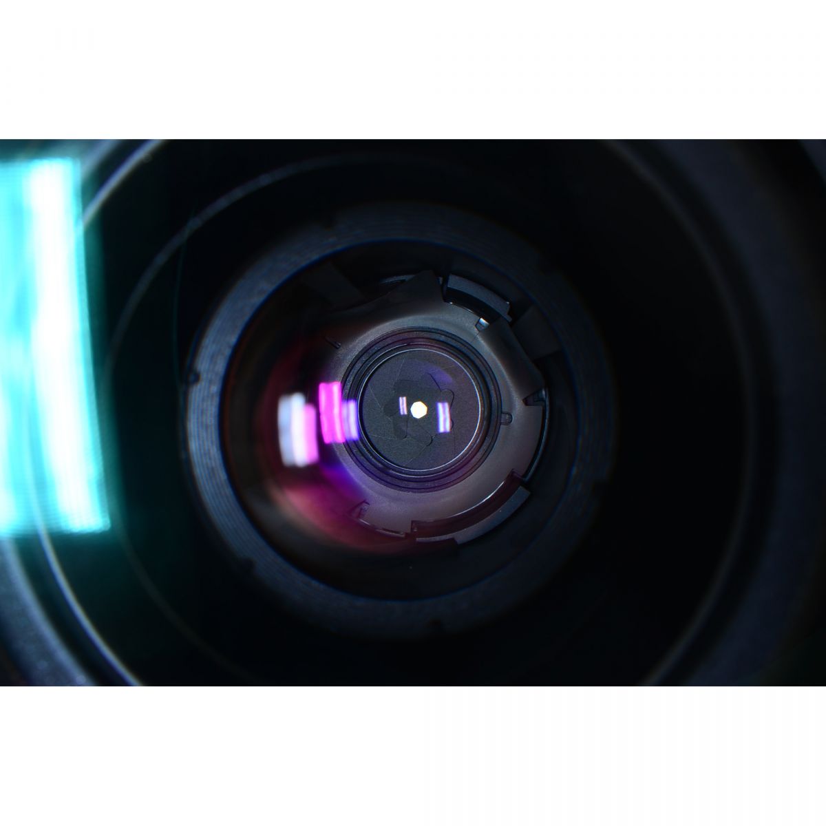 【中古】Nikon AF-S DX 18-55mm f/3.5-5.6 G ED VR ズーム カメラレンズ 交換レンズ ニコン S/N:2065745