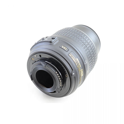 【中古】Nikon AF-S DX 18-55mm f/3.5-5.6 G ED VR ズーム カメラレンズ 交換レンズ ニコン S/N:52725195