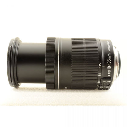 【中古】Canon EF-S 18-135mm f/3.5-5.6 IS 高倍率 ズームレンズ フード付 キャノン S/N: 5902018662