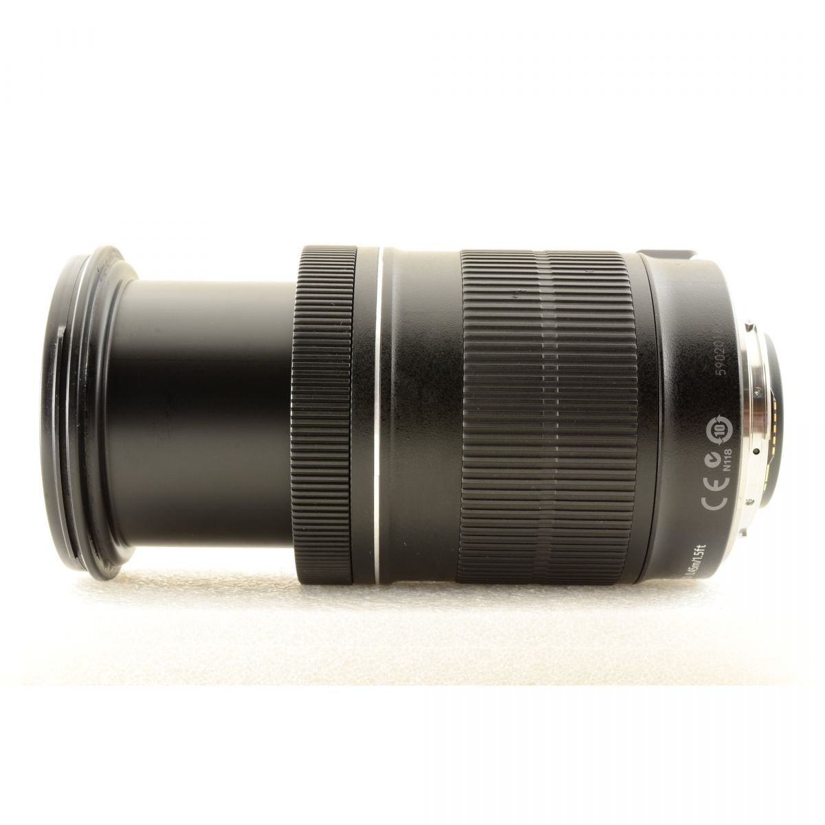 【中古】Canon EF-S 18-135mm f/3.5-5.6 IS 高倍率 ズームレンズ フード付 キャノン S/N: 5902018662