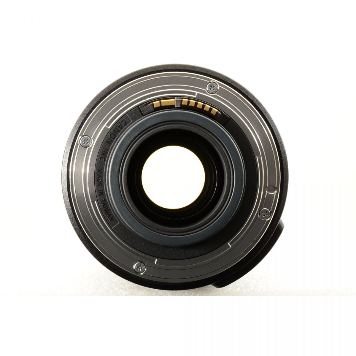 【中古】Canon EF-S 18-135mm f/3.5-5.6 IS 高倍率 ズームレンズ フード付 キャノン S/N: 5902018662