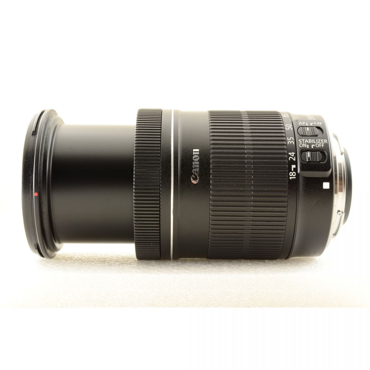 【中古】Canon EF-S 18-135mm f/3.5-5.6 IS 高倍率 ズームレンズ フード付 キャノン S/N: 5902018662