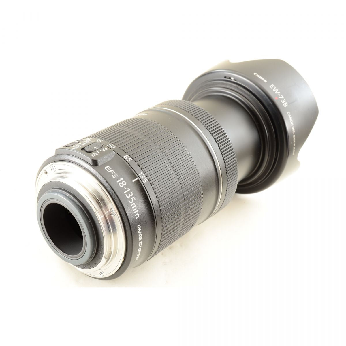 【中古】Canon EF-S 18-135mm f/3.5-5.6 IS 高倍率 ズームレンズ フード付 キャノン S/N: 5902018662