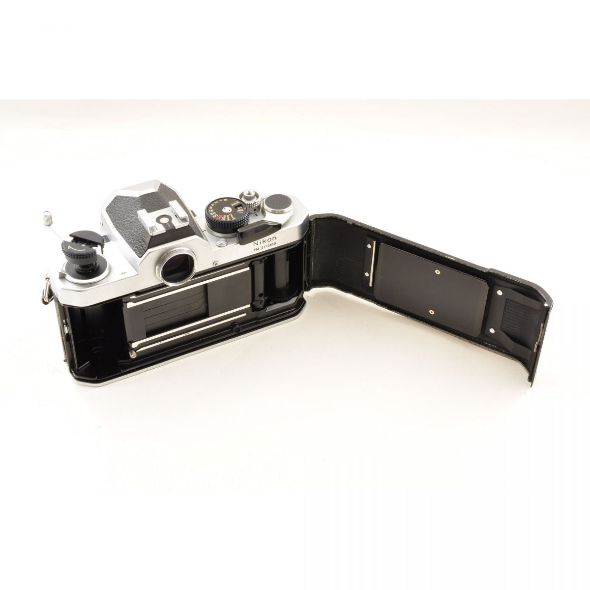 【中古】Nikon FM シルバー + Ai 24mm f/2.8 広角 単焦点 MFレンズセット