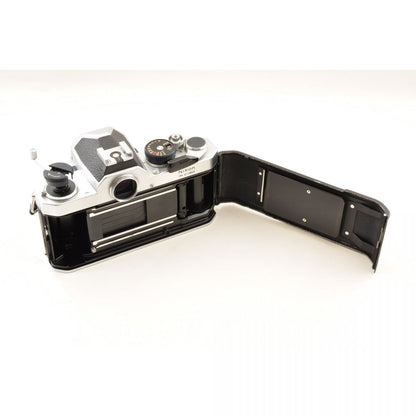 【中古】Nikon FM シルバー + Ai 24mm f/2.8 広角 単焦点 MFレンズセット