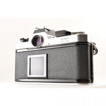 【中古】Nikon FM シルバー + Ai 24mm f/2.8 広角 単焦点 MFレンズセット