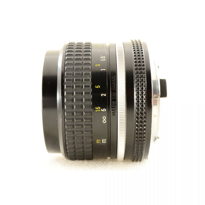 【中古】Nikon NIKKOR Ai 28mm f/3.5 広角 単焦点レンズ ニコン S/N: 1794472