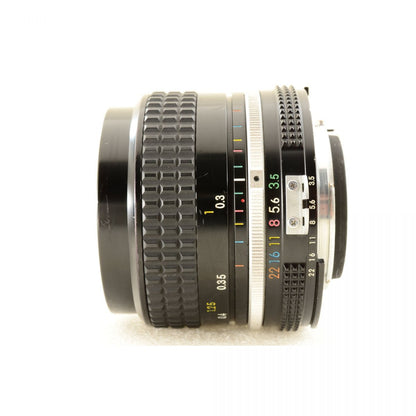 【中古】Nikon NIKKOR Ai 28mm f/3.5 広角 単焦点レンズ ニコン S/N: 1794472