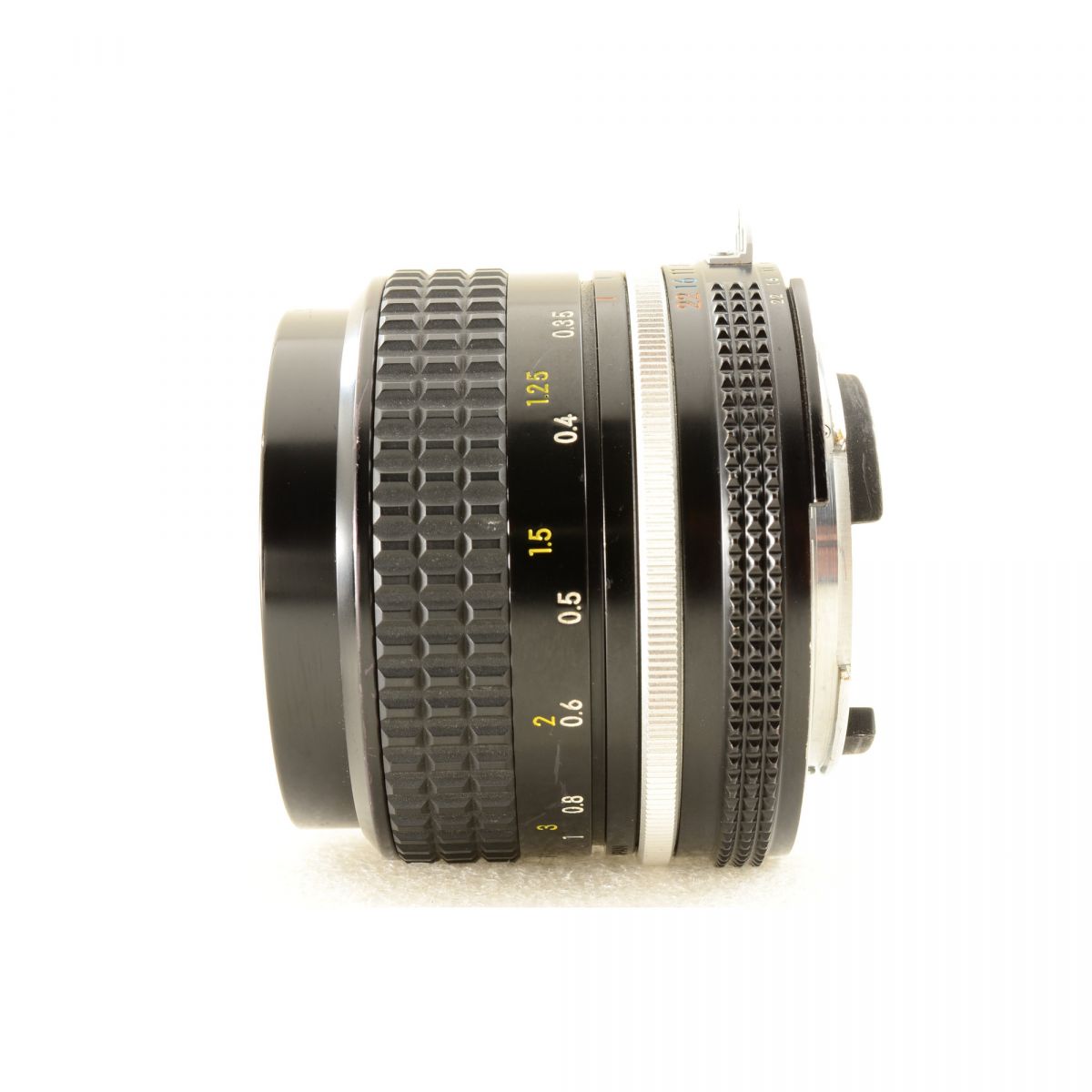 【中古】Nikon NIKKOR Ai 28mm f/3.5 広角 単焦点レンズ ニコン S/N: 1794472