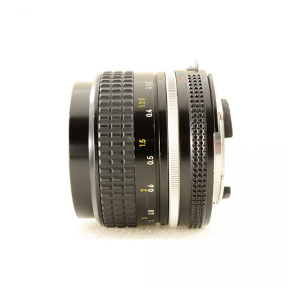 【中古】Nikon NIKKOR Ai 28mm f/3.5 広角 単焦点レンズ ニコン S/N: 1794472