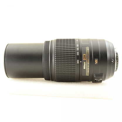 【中古】Nikon AF-S DX NIKKOR 55-300mm f/4.5-5.6G ED VR 望遠 ズームレンズ フード付 ニコン S/N: 3097508