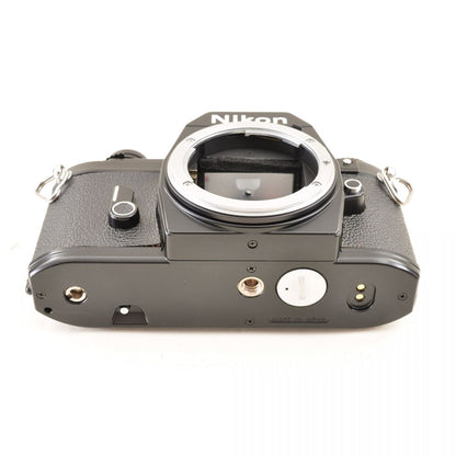 【中古】Nikon EM ブラック 35mm フィルム一眼レフカメラ+ニコン Ai-S 50mm f/1.8 パンケーキレンズセット