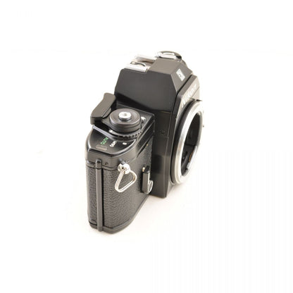 【中古】Nikon EM ブラック 35mm フィルム一眼レフカメラ+ニコン Ai-S 50mm f/1.8 パンケーキレンズセット